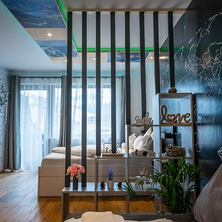 Modern Studio-Apartment In Gosau Near Hallstatt Buitenkant foto